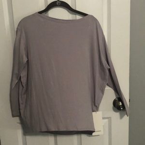 Women’s lululemon shirt